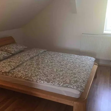 Haus Mit 3 Schlafzimmer Und Garten Nyaraló