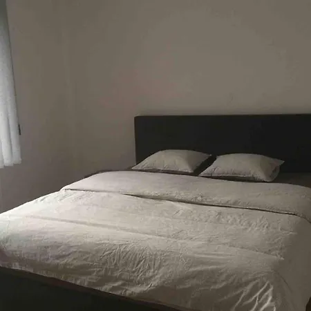 Haus Mit 3 Schlafzimmer Und Garten