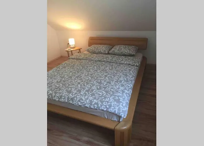 Haus Mit 3 Schlafzimmer Und Garten *