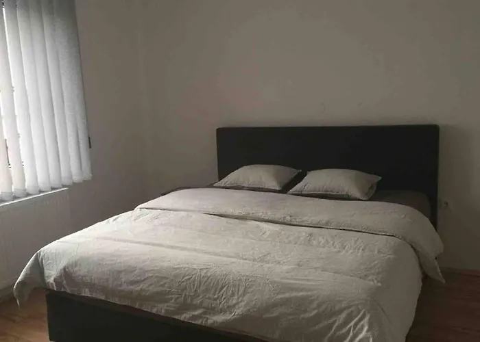 Haus Mit 3 Schlafzimmer Und Garten